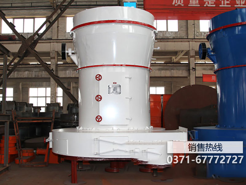 注重品質(zhì)與服務(wù) 售后團(tuán)隊(duì)南陽磨粉機(jī)安裝現(xiàn)場(chǎng)